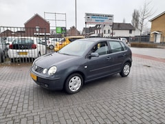 Volkswagen Polo - 1.4-16V Highline