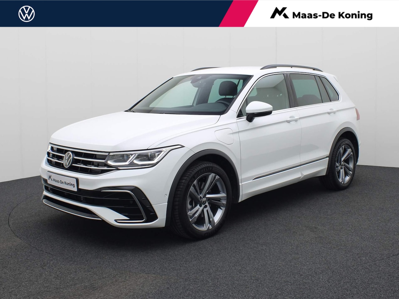 Volkswagen Tiguan - 1.4 TSIeHybrid 180kW/245PK R-Line DSG · Trekhaak · Navigatie · Camera+Parkeersensoren - AutoWereld.nl