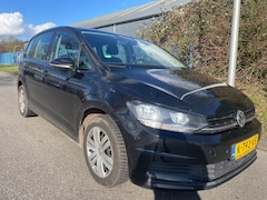 Volkswagen Touran - 1.6 TDI SCR Connected Series - Airco - Cruise control