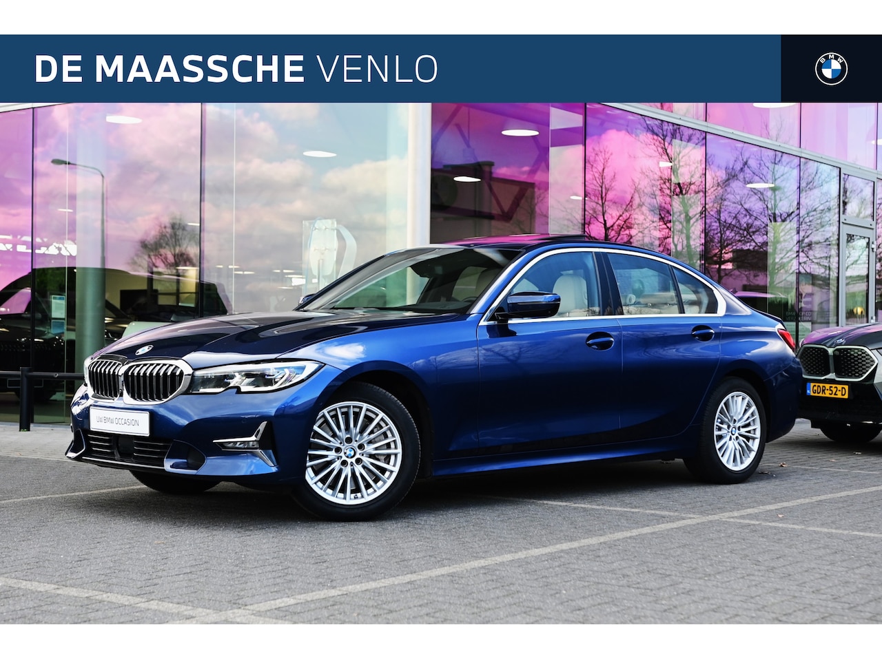 BMW 3-serie - 330i High Executive Luxury Line Automaat / Schuif-kanteldak / Laserlicht / Sportstoelen / - AutoWereld.nl