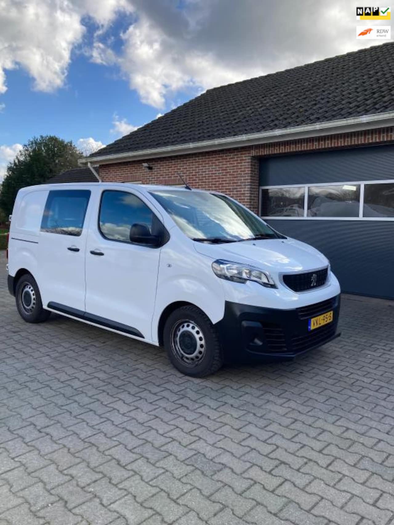 Peugeot Expert - 1.5 BlueHDI 100 Compact Premium airco PDC trekhaak cruis electr, ramen en spiegels NAP boo - AutoWereld.nl