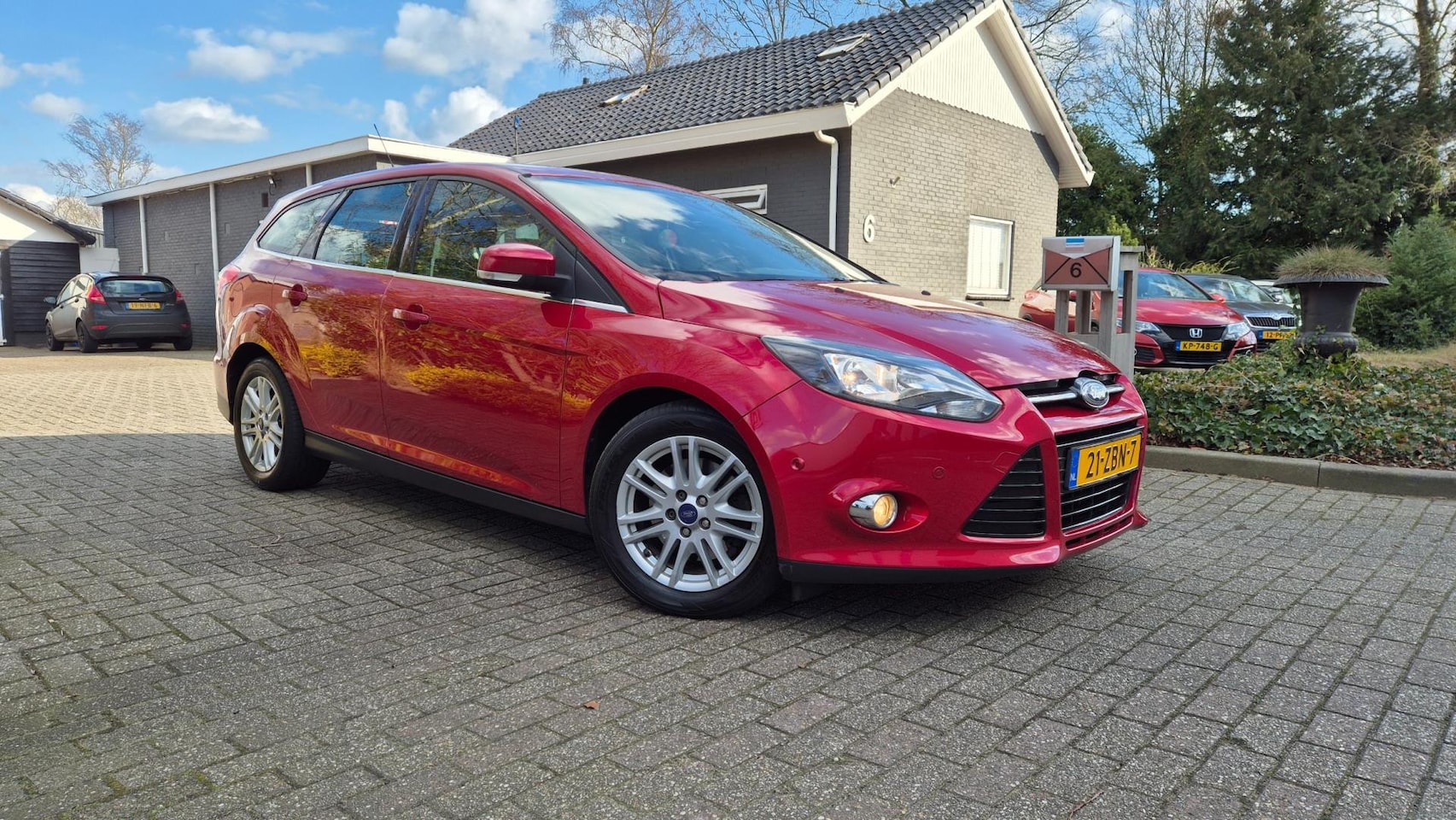 Ford Focus Wagon - 2.0 TDCI Titanium-NAVI-CLIMA-BJ 2012 - AutoWereld.nl