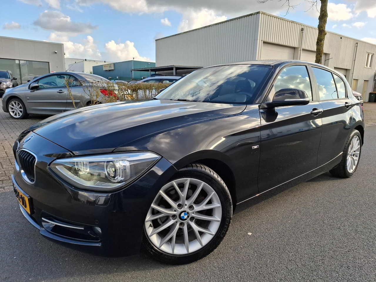 BMW 1-serie - 116i Business+ SPORT/CLIMA/XENON/17INCH! - AutoWereld.nl