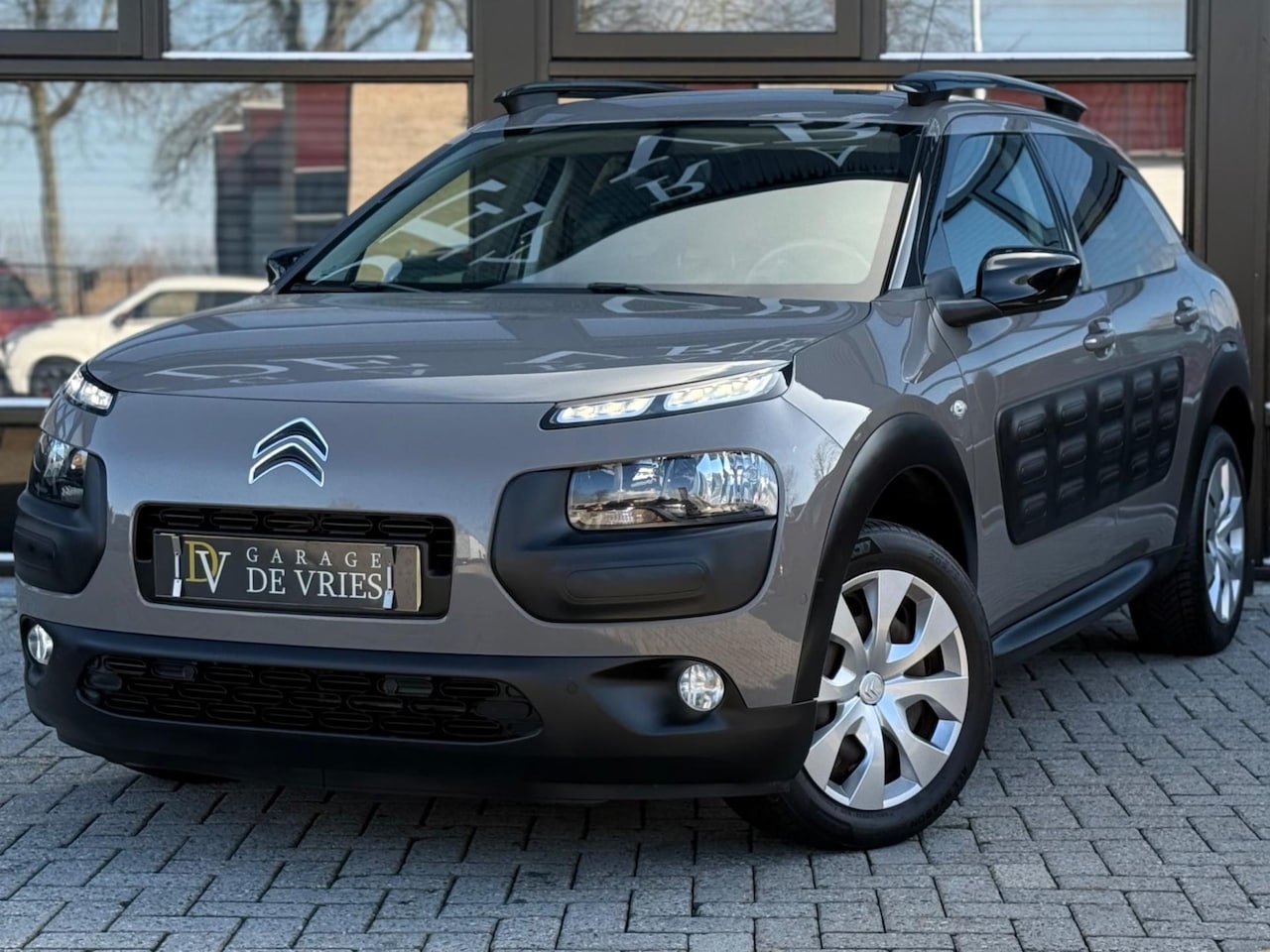 Citroën C4 Cactus - 1.2 Shine Panoramadak Navi Camera Orig NL NAP - AutoWereld.nl