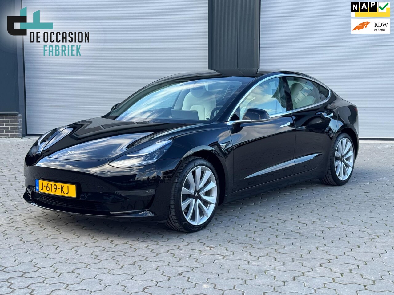 Tesla Model 3 - Long Range RWD Long Range AWD 75 kWh - AutoWereld.nl