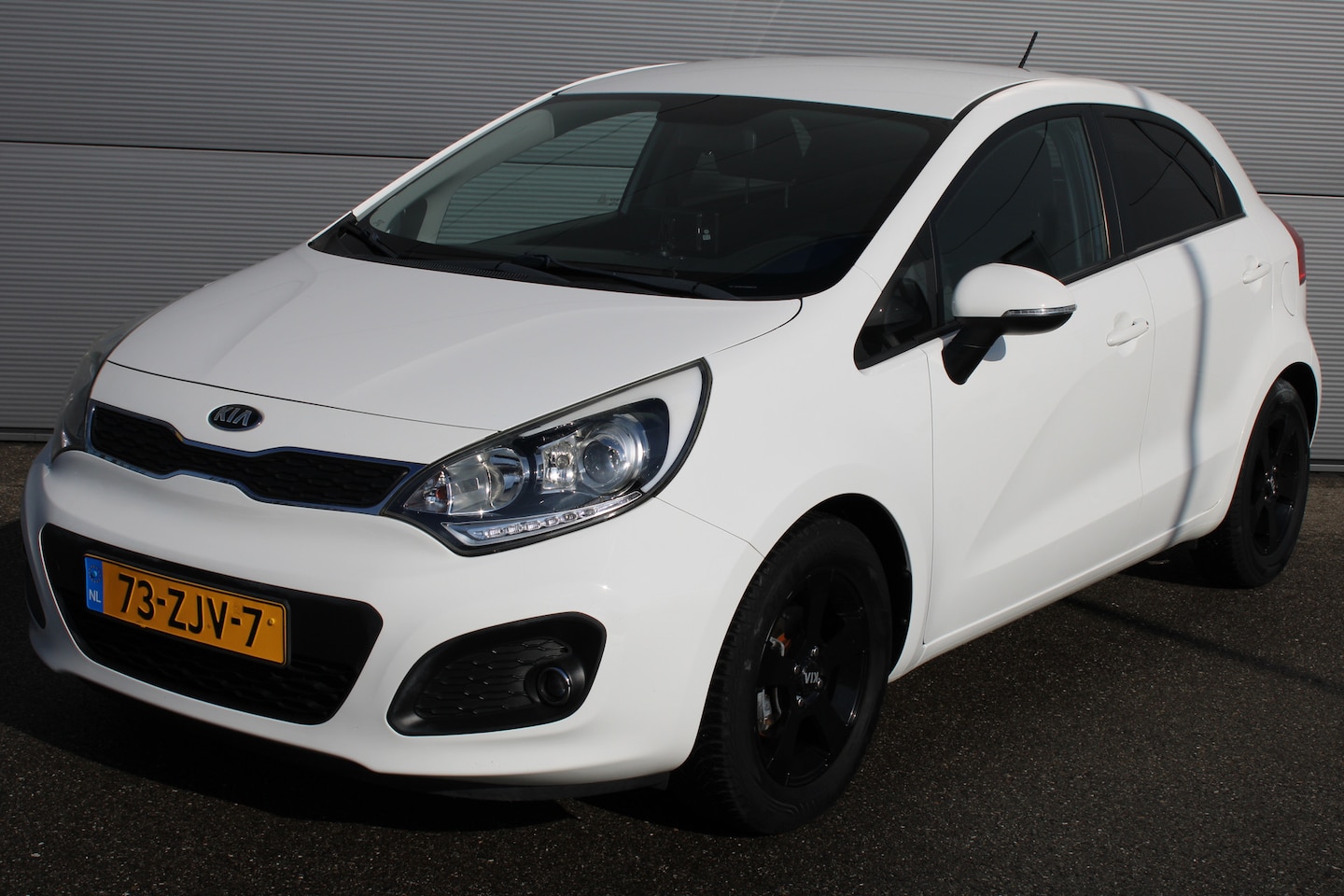 Kia Rio - 1.2 CVVT Design Edition AIRCO | 15 " LMV | CRUISE CONTROL | CAMERA | - AutoWereld.nl