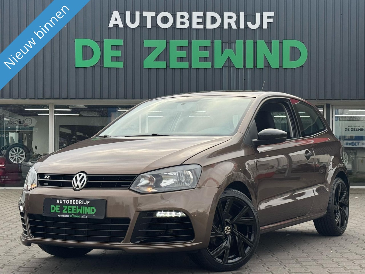 Volkswagen Polo - 1.2 R-line look|apple carplay|Nieuw APK - AutoWereld.nl