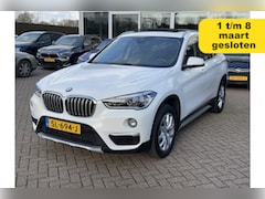 BMW X1 - xDrive20i High Executive / Trekhaak / Panoramadak / Head-up / Leder / 18'' / Harman Kardon