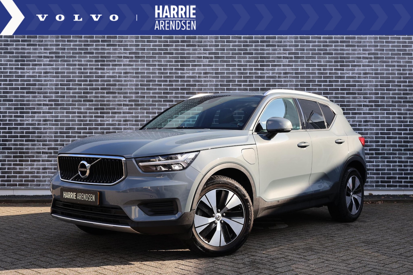 Volvo XC40 - T5 Twin Engine Momentum Pro | Adaptive cruise control | Stoelverwarming | Camera | Verwarm - AutoWereld.nl