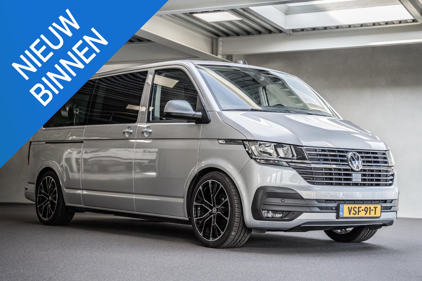 Volkswagen Transporter Caravelle - 2.0 TDI L2H1 30 DC Comfortline Caravelle - AutoWereld.nl