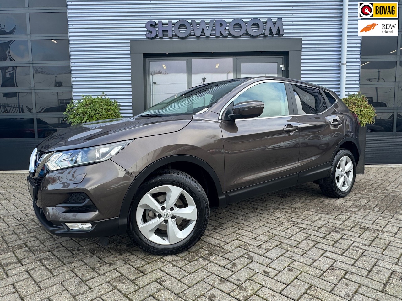 Nissan Qashqai - 1.3 DIG-T Acenta Airco Navigatie Camera Stoelverw. PDC - AutoWereld.nl