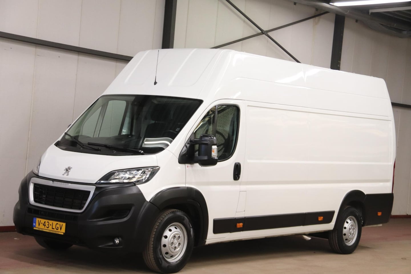 Peugeot Boxer - 2.2 BlueHDi 140 L4H3 ACHTERUITRIJCAMERA - AutoWereld.nl