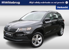 Skoda Karoq - 1.0 TSI 110pk Ambition LM 17 inch / Navigatie by APP / Airco / Keyless / Parkeersensoren