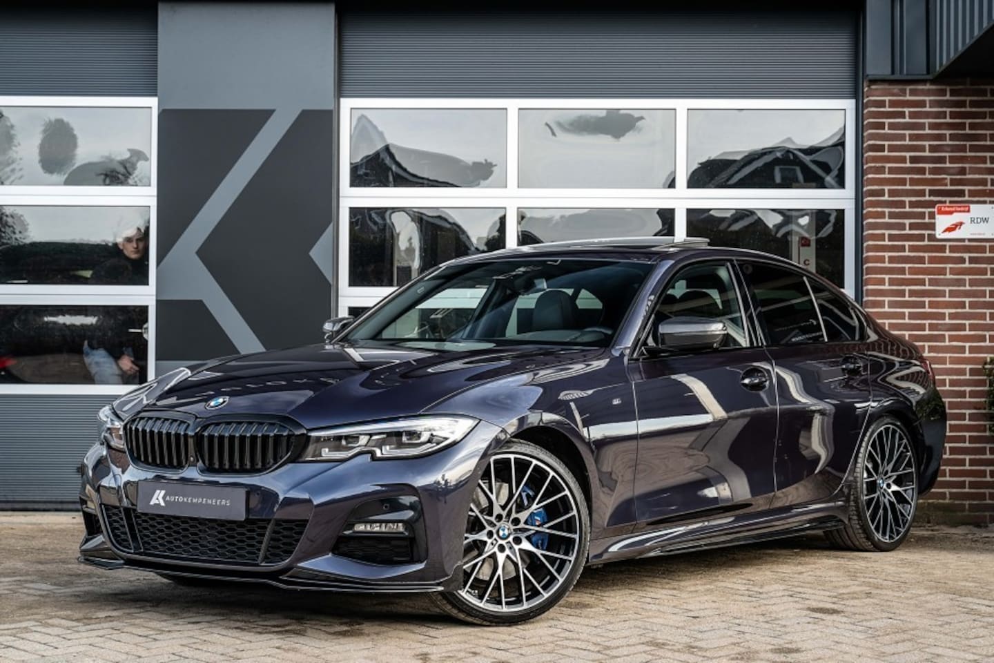 BMW 3-serie - 330 330i High Executive | Individual | Panorama | H/K | 360 | Head-Up | NAP | 20'' Inch - AutoWereld.nl