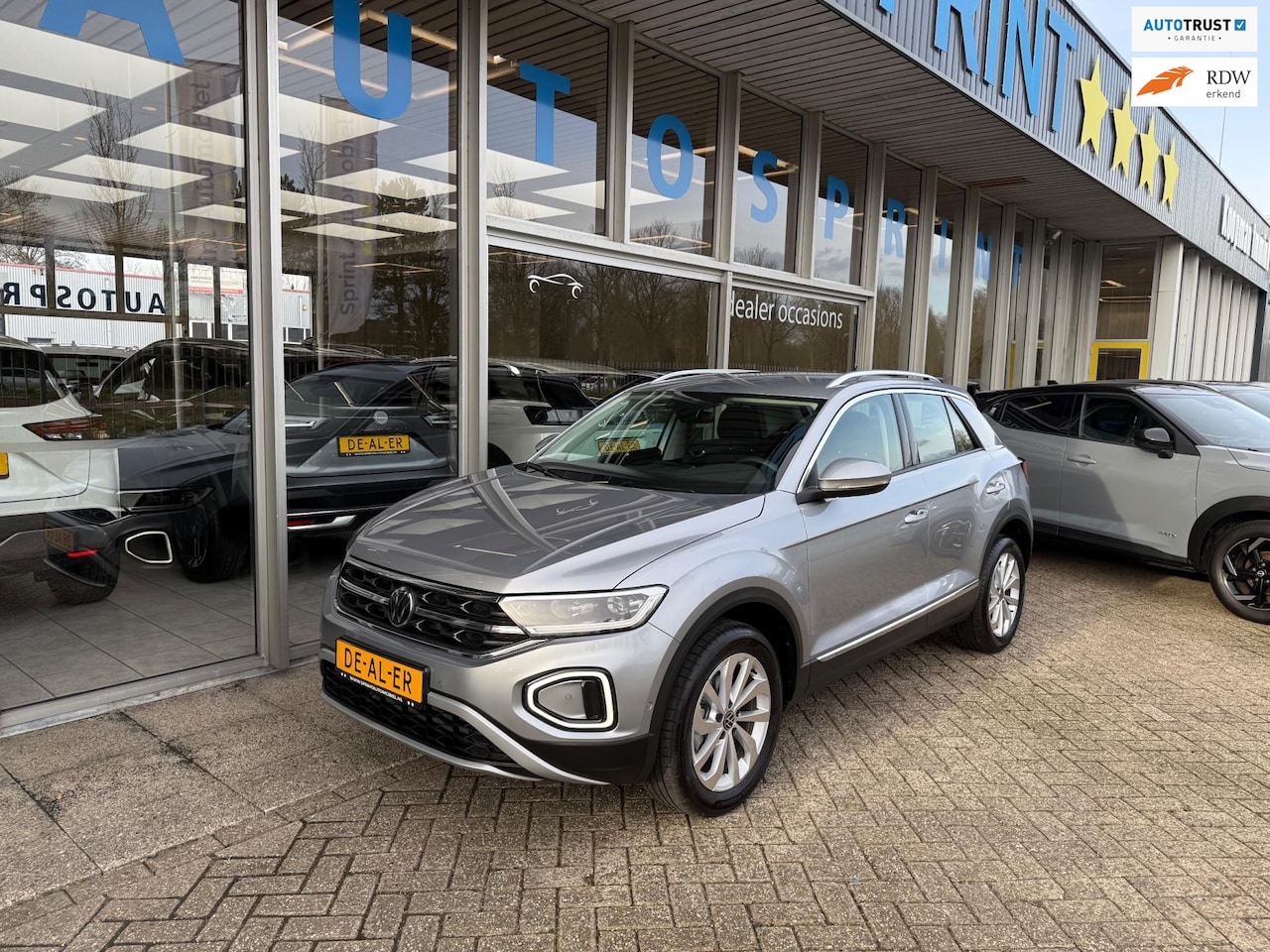 Volkswagen T-Roc - 1.5 TSI Style 150PK / CARPLAY / ACHTERUITRIJCAMERA / ELEKTRISCHE ACHTERKLEP - AutoWereld.nl