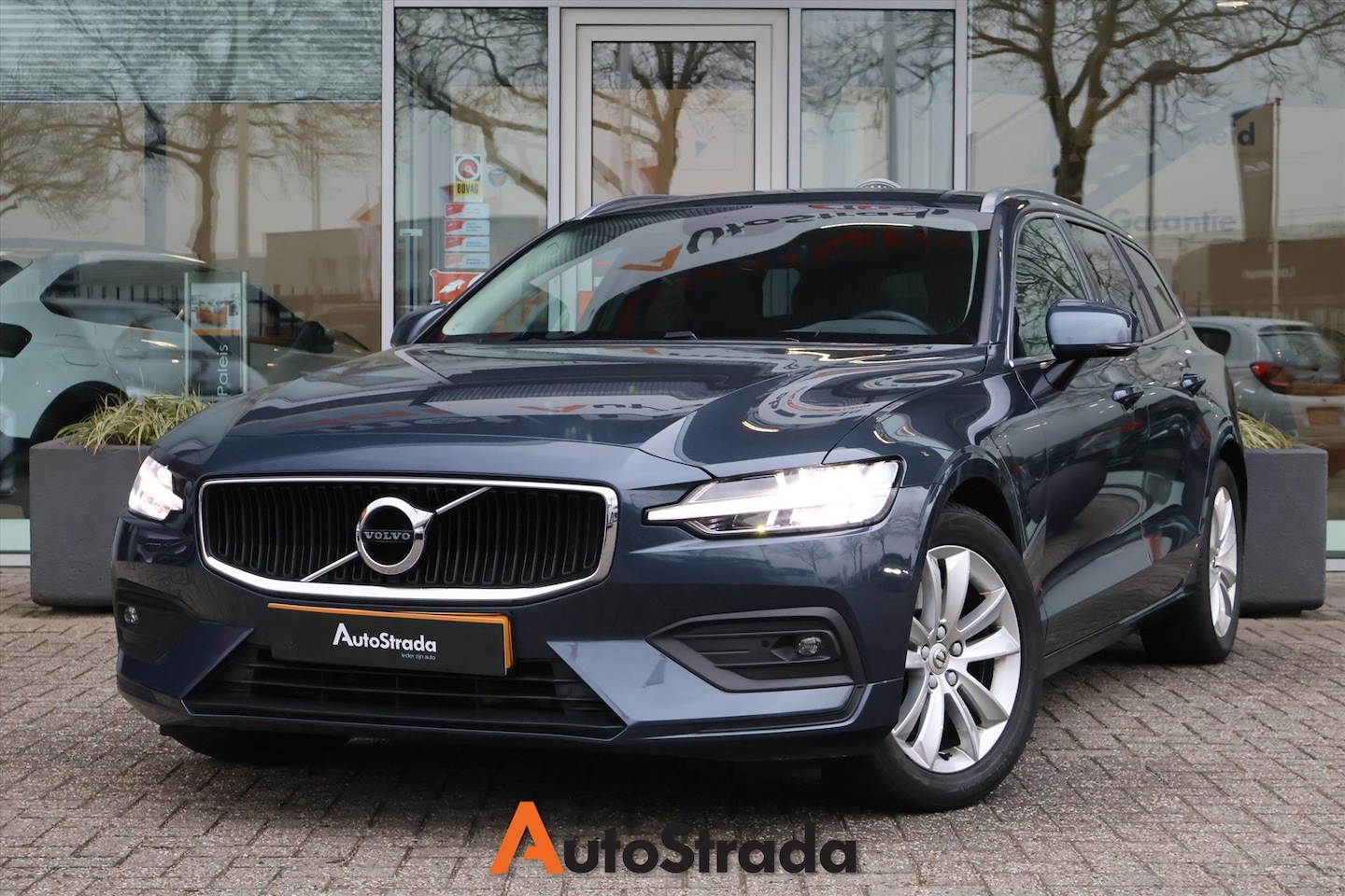 Volvo V60 - B3 Inscription 163pk Geartronic | Climate | Stoelverwarming | Navi | Cruise | Leder | Carp - AutoWereld.nl