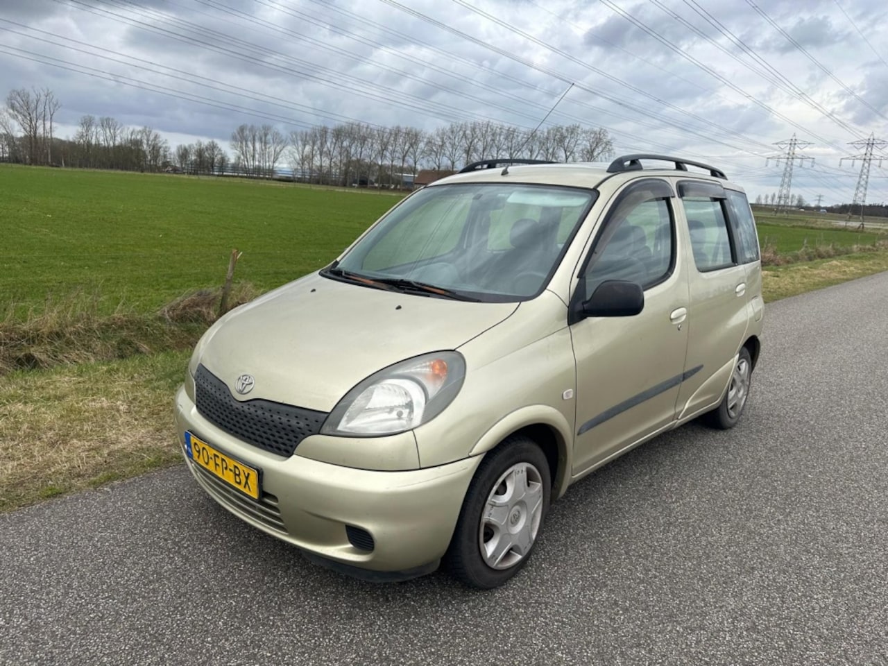 Toyota Yaris Verso - 1.3-16V VVT-i Sol 1.3-16V VVT-i Sol - AutoWereld.nl