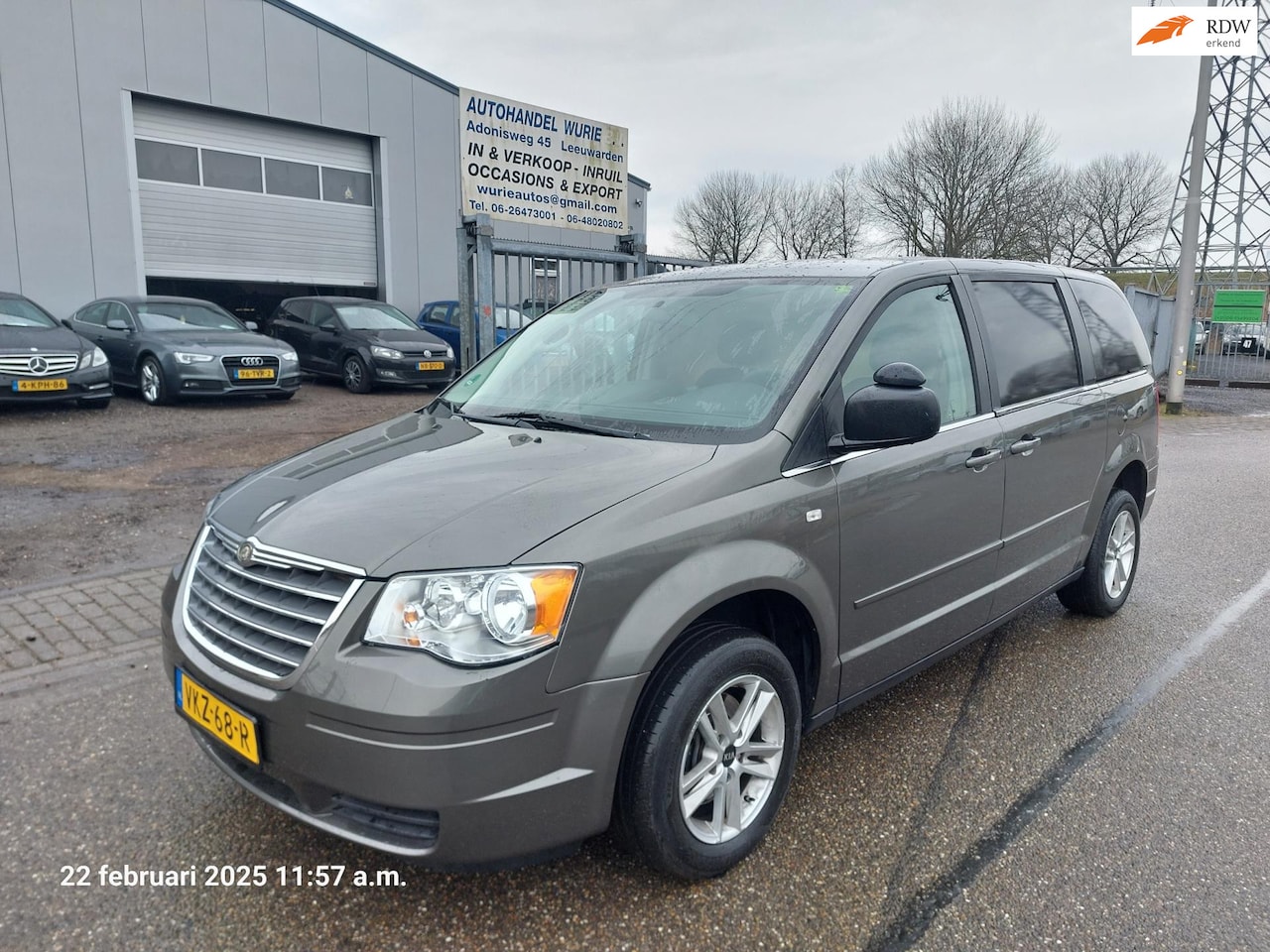 Chrysler Grand Voyager - 2.8 CRD Business Edition/Automaat/Apk 24-10-25 - AutoWereld.nl