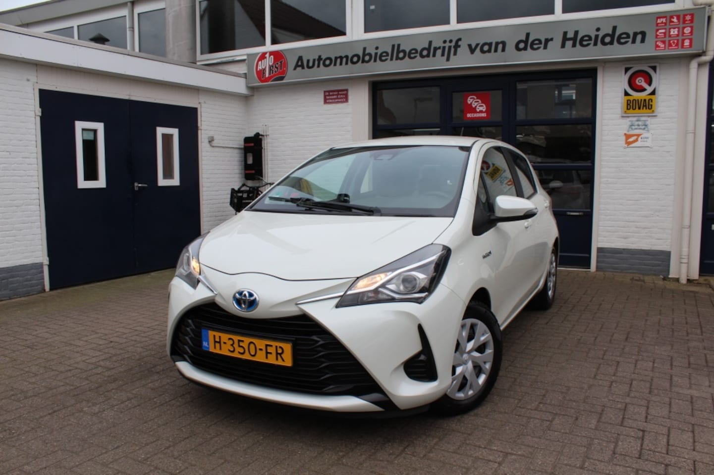 Toyota Yaris - 1.5 Hybride Active - AutoWereld.nl