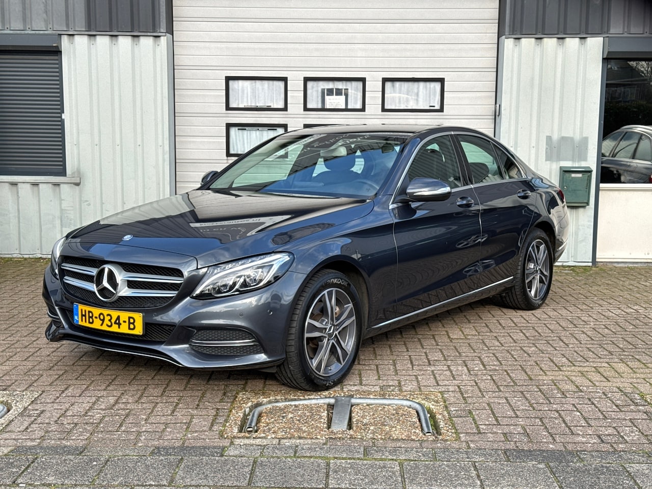 Mercedes-Benz C-klasse - 200 Prestige Avantgarde | Leder | Camera | Line assist | Stoelverw. - AutoWereld.nl