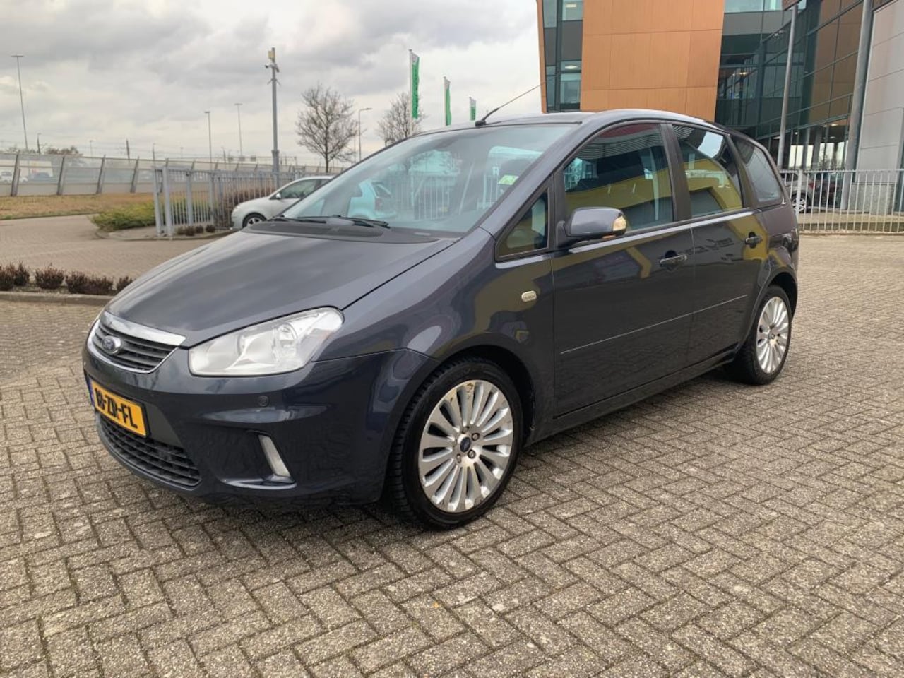 Ford C-Max - 1.8-16V Titanium Grijs 2008 Airco Cruise Navi NAP - AutoWereld.nl