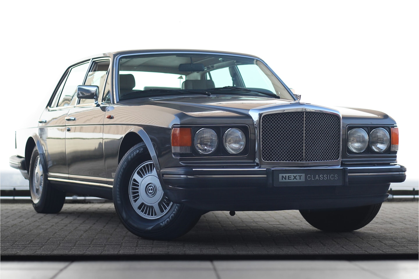 Bentley Eight - 6.8 | Zeer nette staat | Historie bekend | Bluetooth - AutoWereld.nl