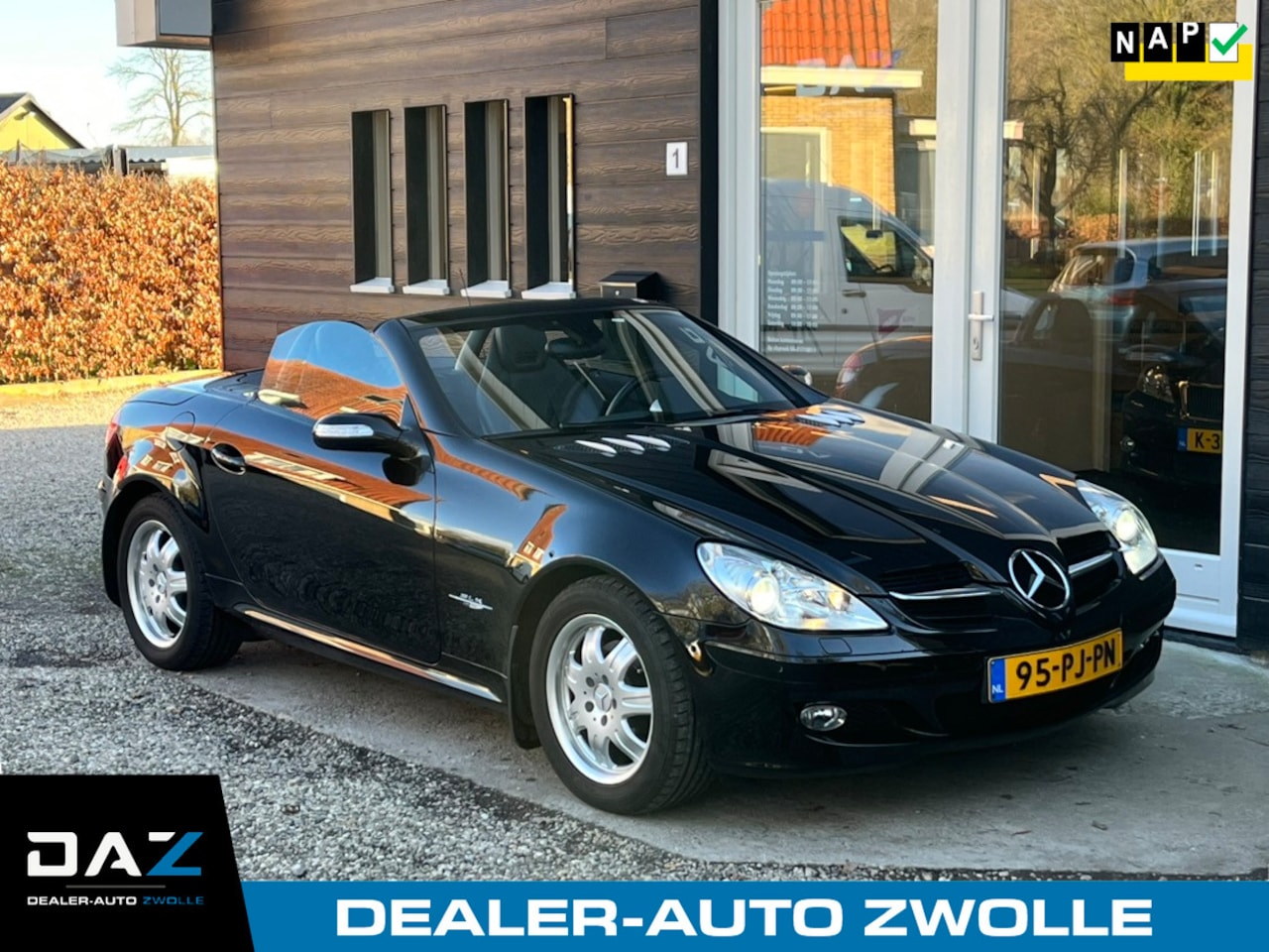 Mercedes-Benz SLK-klasse - 200 K. 2 Look Edition Aut/Ecc/Leer/Navi/Youngtimer! - AutoWereld.nl