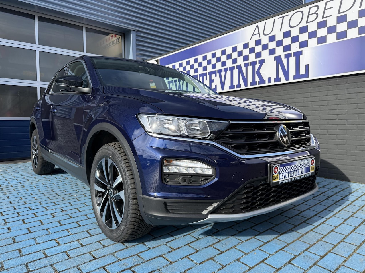 Volkswagen T-Roc - 1.5 TSI ADAP CRUISE STOELVER. AFN. TREKHAAK - AutoWereld.nl