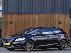 Volvo V40 - 2.0 T4 250PK Sport / R-Design / LED