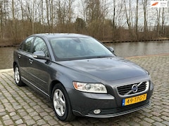 Volvo S40 - 2.0 Limited Edition airco cruis control trekhaak elektrische ramen cv op afs