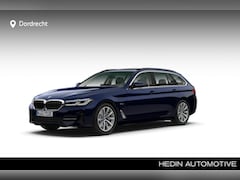 BMW 5-serie Touring - 530e xDrive | Panorama | HiFi | Laserlight | Head-Up | Camera