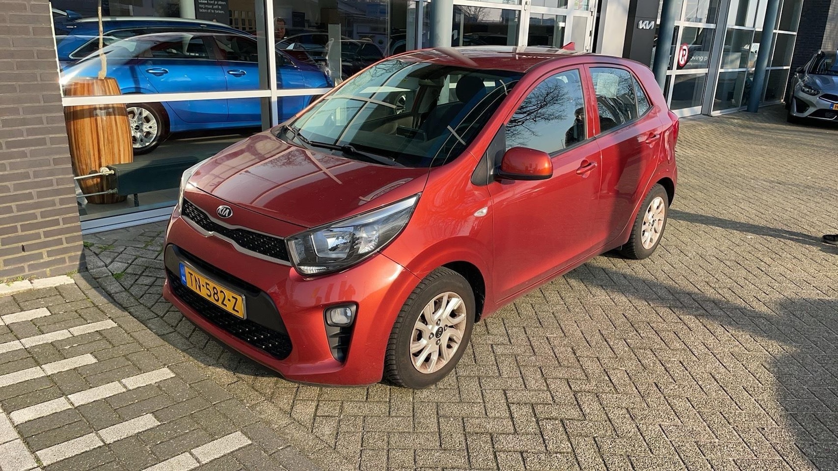 Kia Picanto - 1.0 CVVT ComfortPlusLine Navigator 1.0 CVVT ComfortPlusLine Navigator - AutoWereld.nl