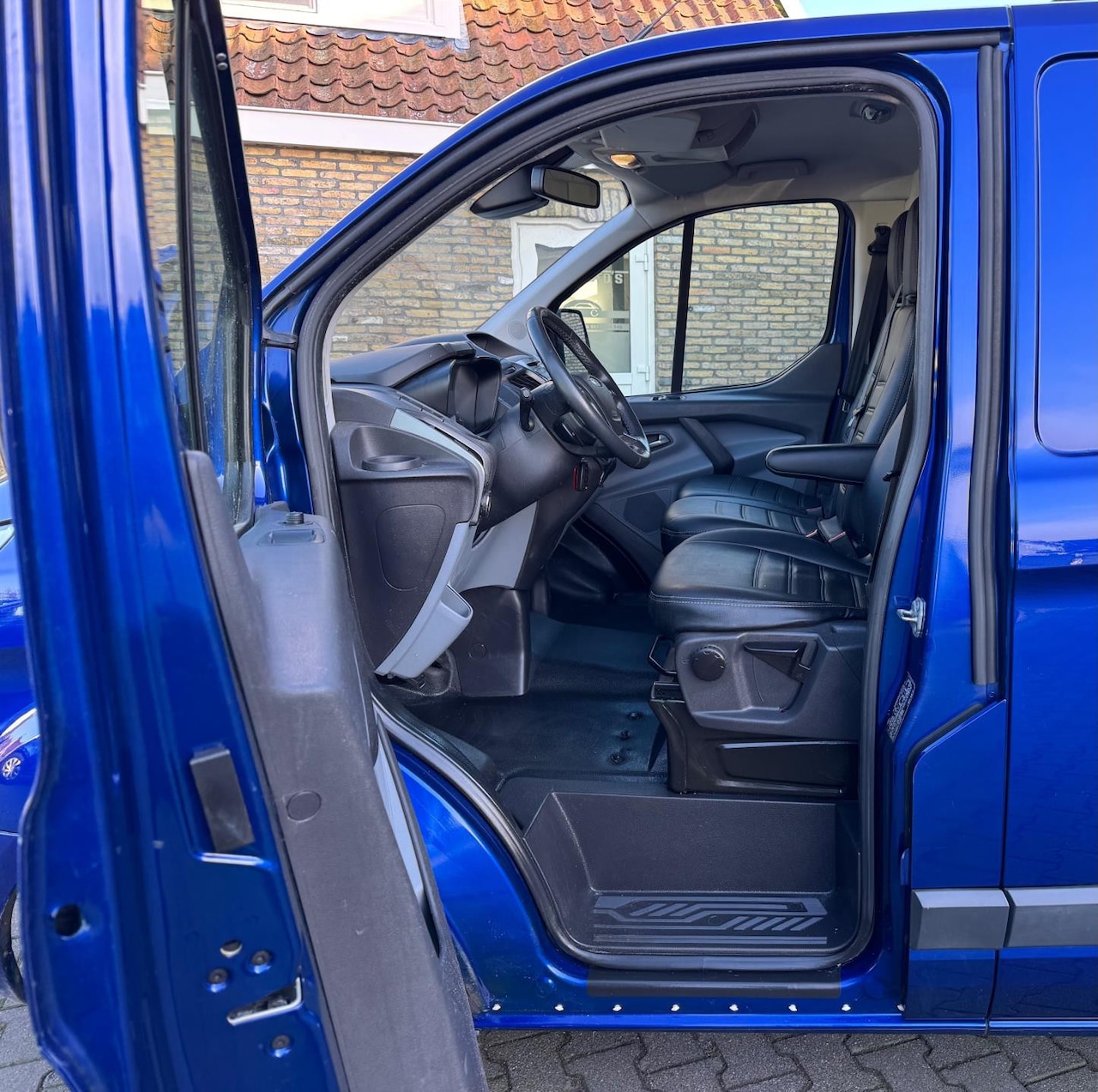 Ford Transit Custom - 270 2.2 TDCI L1H1 Bj 2014 Lederen Bekleding - AutoWereld.nl