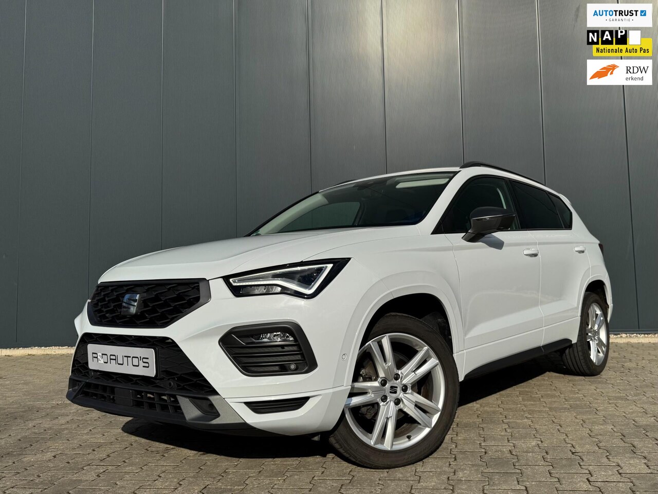 Seat Ateca - 1.5 TSI FR Business int *PANO-VIRT-CAM* Seat garantie - AutoWereld.nl