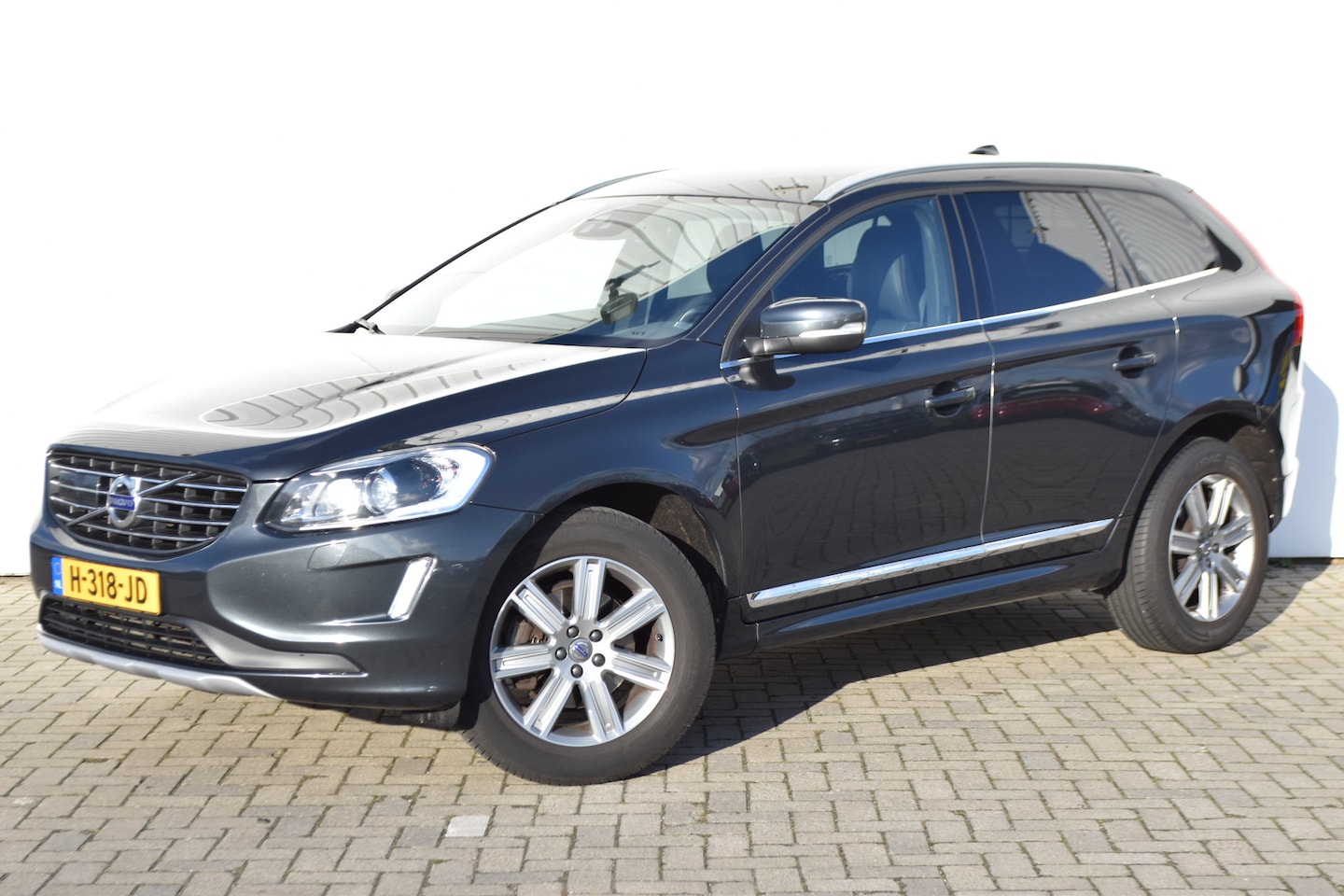 Volvo XC60 - 2.0 D3 FWD Summum Volvo XC60 D3 SUMMUM #Intelliesafe #Xenon #Dealeronderhouden #Standkache - AutoWereld.nl