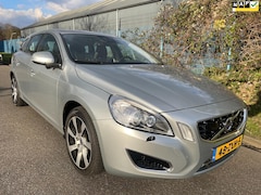 Volvo V60 - 2.4 D6 AWD Plug-In Hybrid Summum - Vol opties