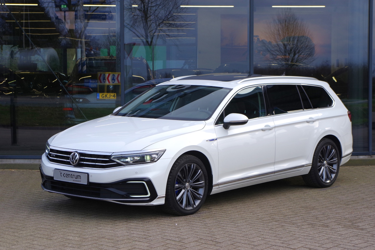 Volkswagen Passat Variant - 1.4 TSI PHEV GTE 218 PK BNS, Panoramadak, Adap. Led, Dynaudio Sound, Massage, Memory - AutoWereld.nl