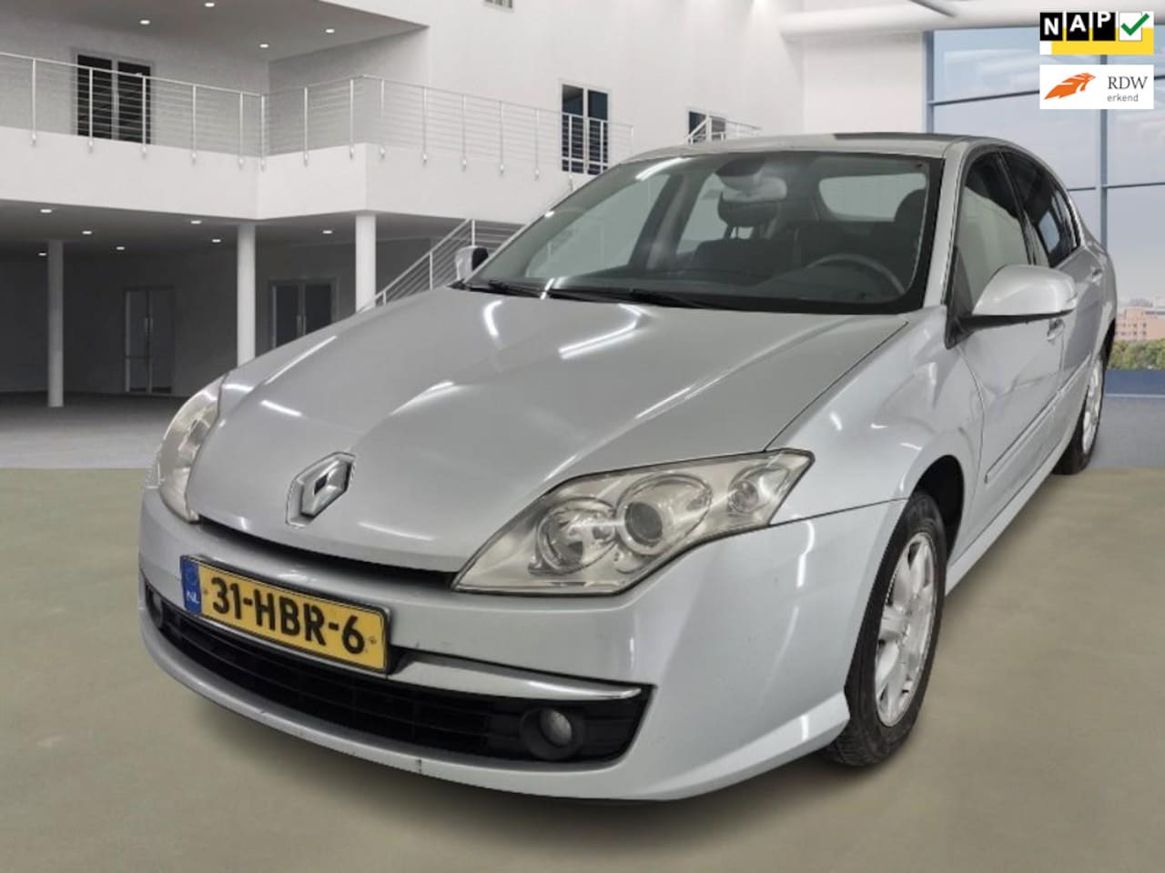 Renault Laguna - 1.6-16V Dynamique 1.6 16V Dynamique - AutoWereld.nl