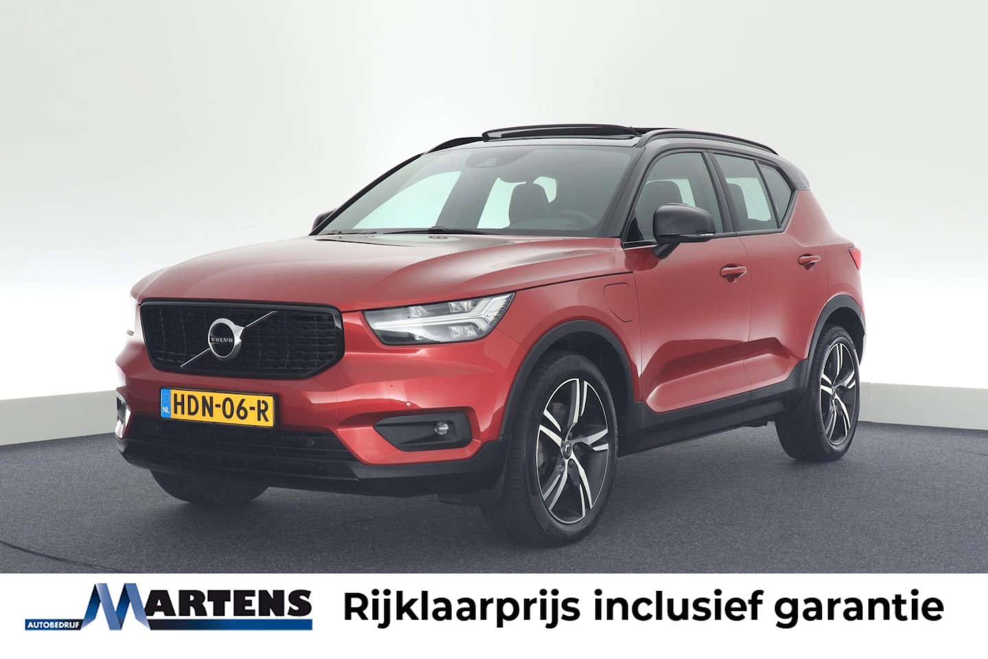 Volvo XC40 - 1.5 211pk T4 Recharge R-Design Camera Keyless Panoramadak Navigatie - AutoWereld.nl