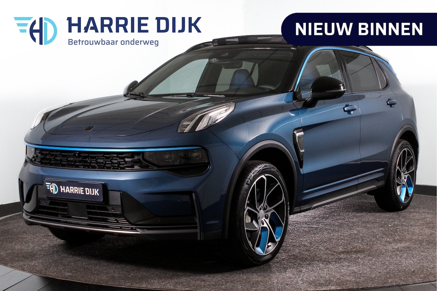 Lynk & Co 01 - 1.5 PHEV 261PK MY23 | 360 Camera | 7.4 kWh boordlader | Donkere hemel | S/K-panodak | Adap - AutoWereld.nl