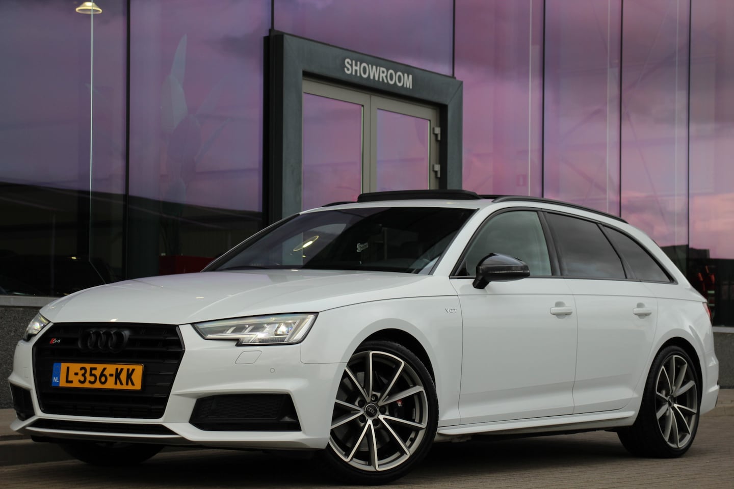 Audi A4 Avant - 3.0 TFSI S4 quattro Pro Line Plus | Pano. | Camera | B&O | - AutoWereld.nl