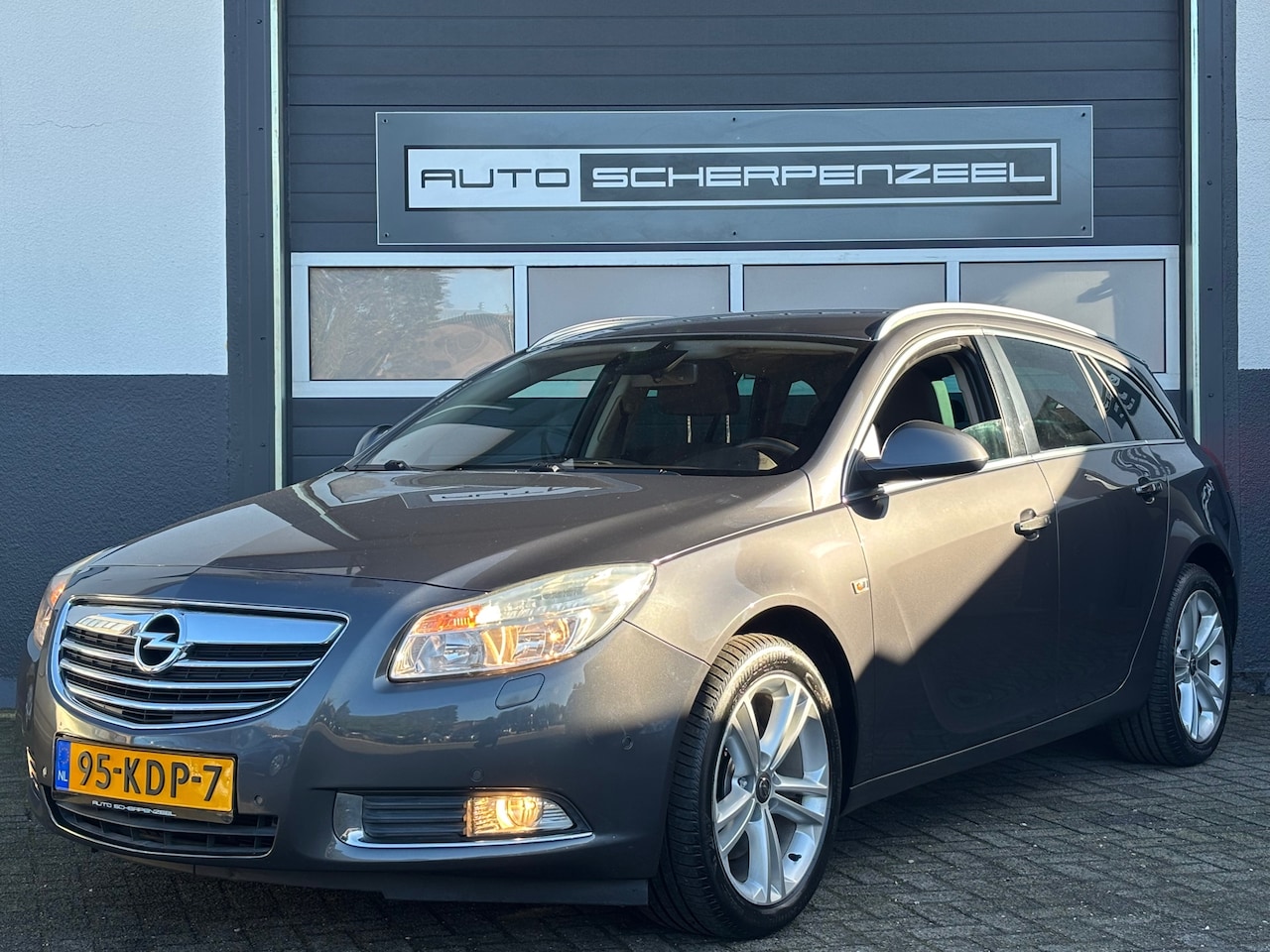 Opel Insignia Sports Tourer - 1.6 T Cosmo | AIRCO | CC | MEMORY | LEDER | NL AUTO | - AutoWereld.nl