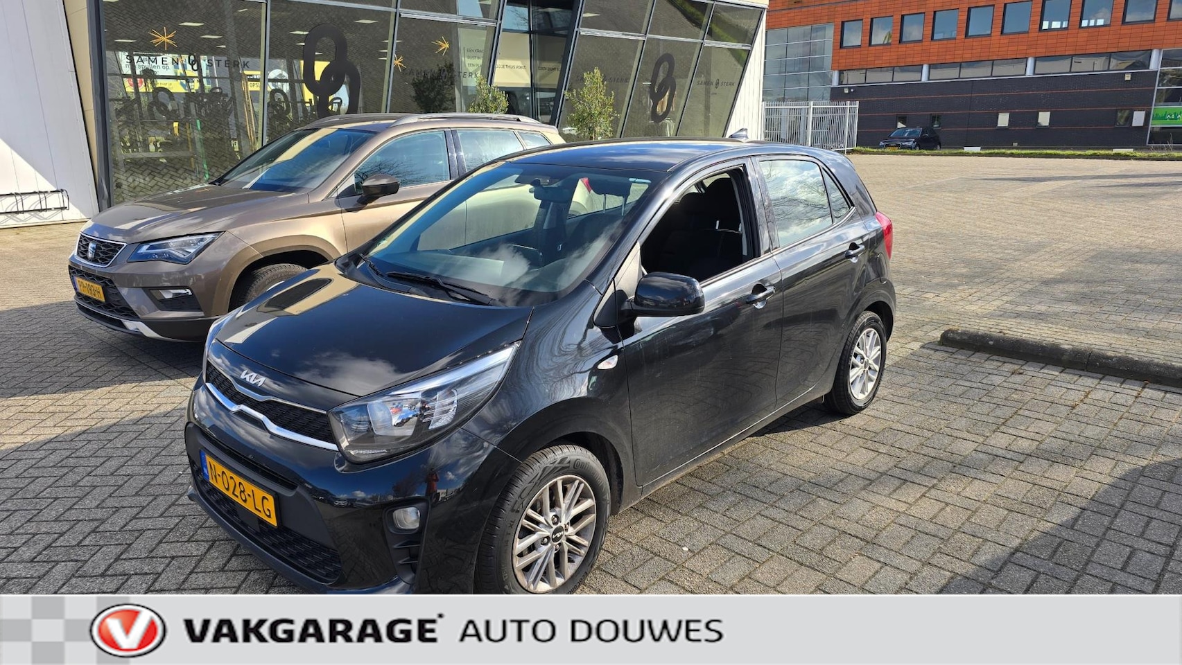 Kia Picanto - 1.0 DPi DynamicLine | Automaat | Cruise Control | Lage KM | Carplay - AutoWereld.nl