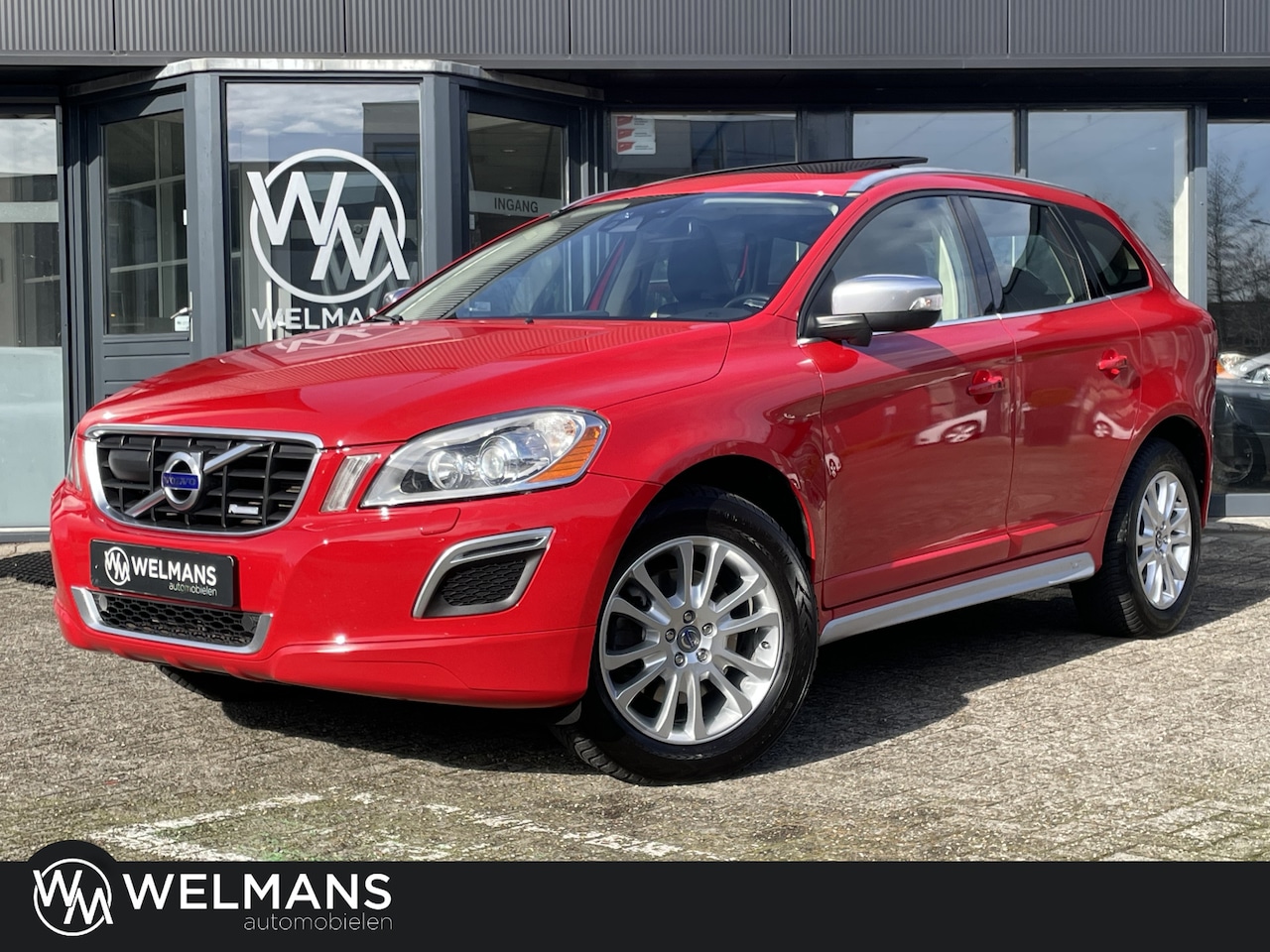 Volvo XC60 - 3.0 T6 AWD R-Design Youngtimer | Panoramadak | ACC | BLIS - AutoWereld.nl