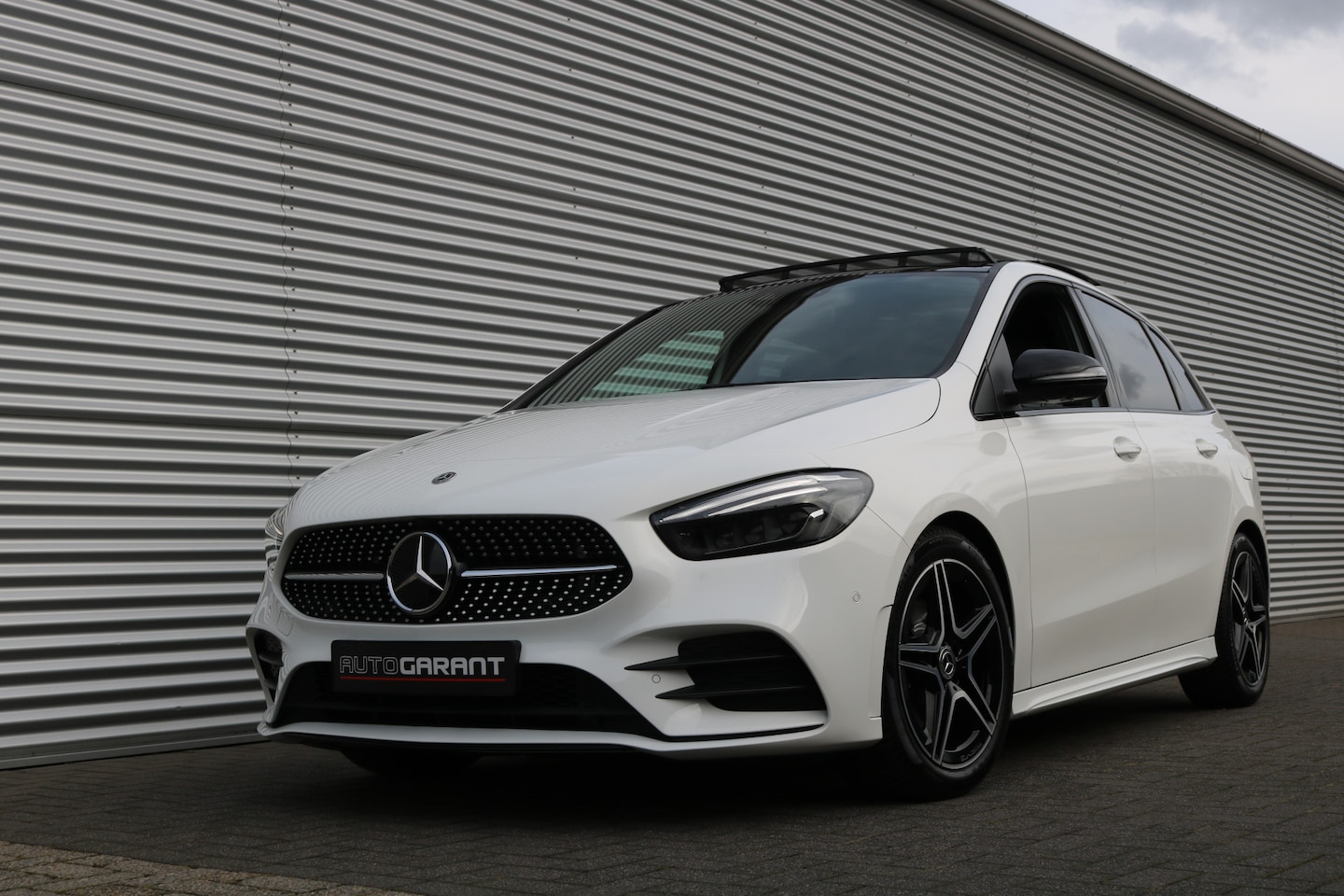 Mercedes-Benz B-klasse - 200 AMG Pakket AMG NightPakket (Panoramadak Sportleder/Memory Carplay HeadUp Burmester 360 - AutoWereld.nl