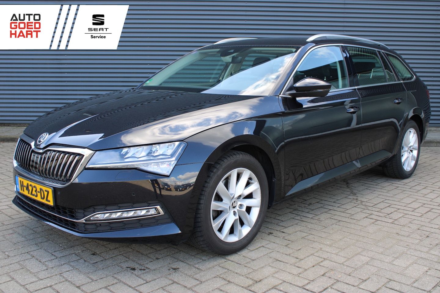 Skoda Superb Combi - 1.5 TSI ACT Business Edition Full-Led Elektr.-Trekhaak Camera Canton - AutoWereld.nl