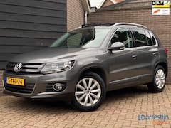 Volkswagen Tiguan - 1.4 TSI Sport&Style Panorama/Trekhaak/PDC/Cruise/NAP