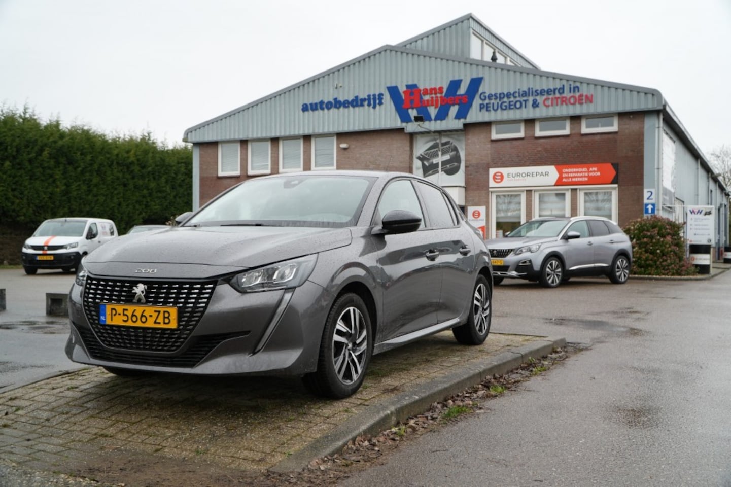 Peugeot 208 - ALLURE PACK 1.2-100PK 5-DEURS  - NAVI VIA APPLE CARPLAY/ ANDROID - AutoWereld.nl