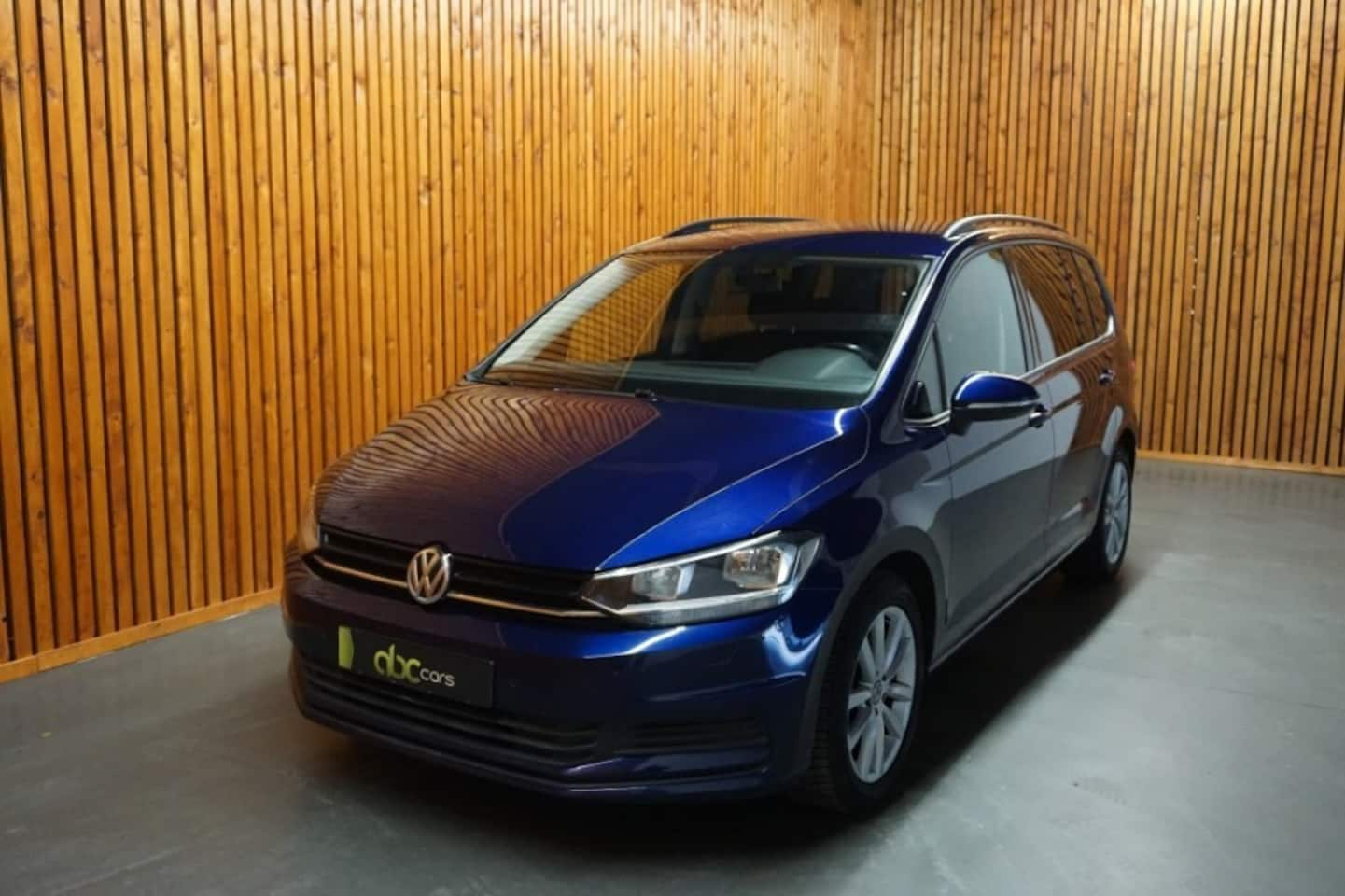 Volkswagen Touran - 1.2 TSI HIGHLINE / 7 PERSOONS - AutoWereld.nl