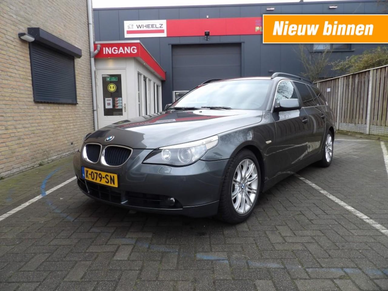 BMW 5-serie - 525 I  high executive - automaat - panoramadak - leder - zeer ne - AutoWereld.nl